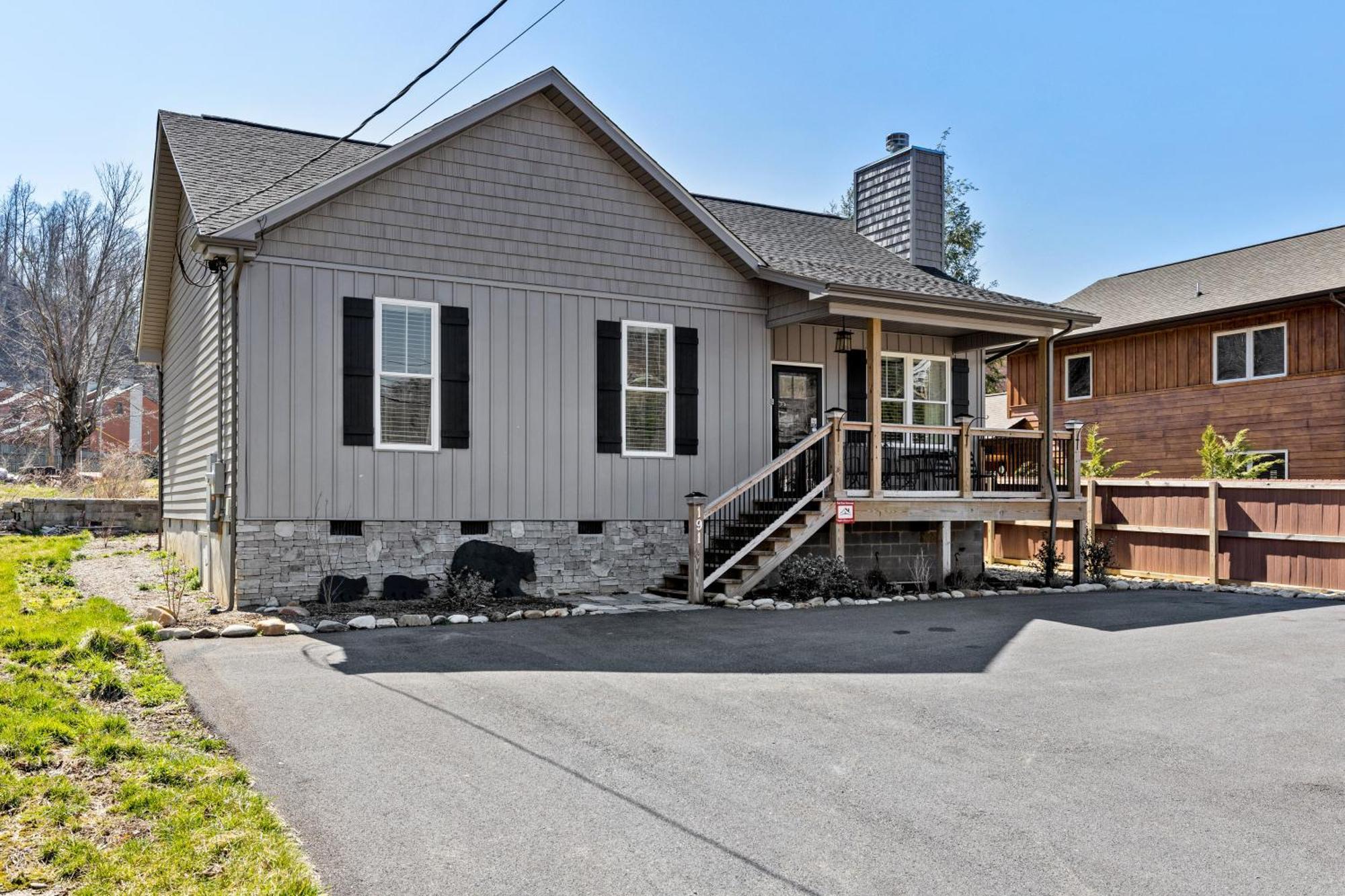 Bear Pass Is A 3 Bed 2 Bath Craftsman Style Home Located Within Walking Distance To Dt Gatlinburg Exterior foto